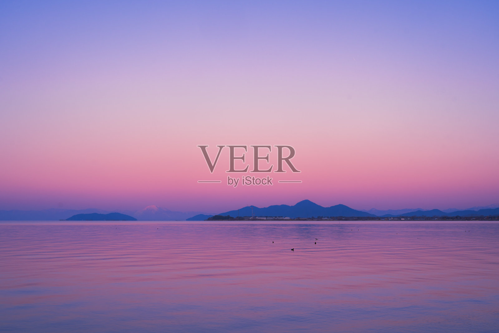 黄昏的湖照片摄影图片