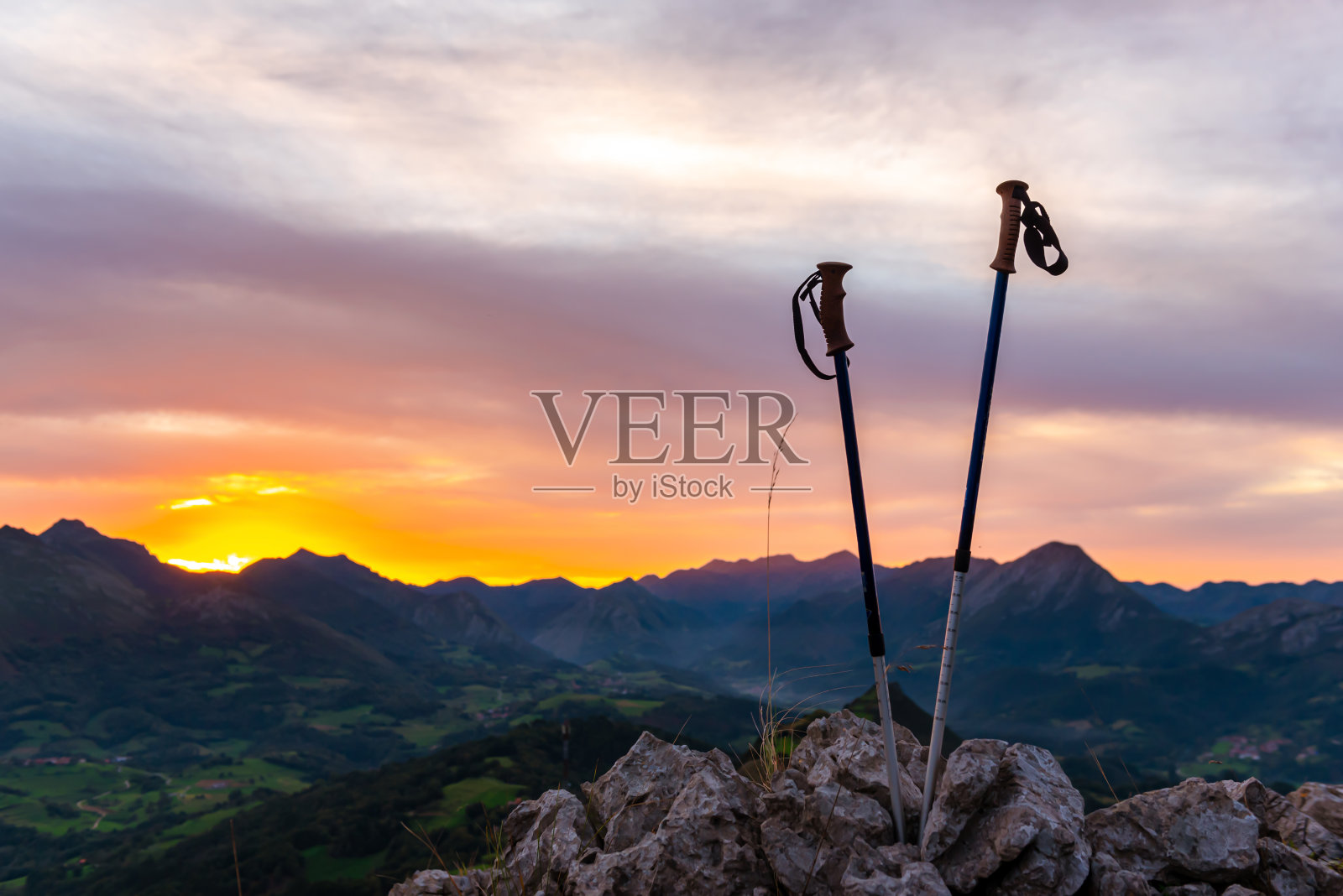 没有人的长途跋涉,照片摄影图片