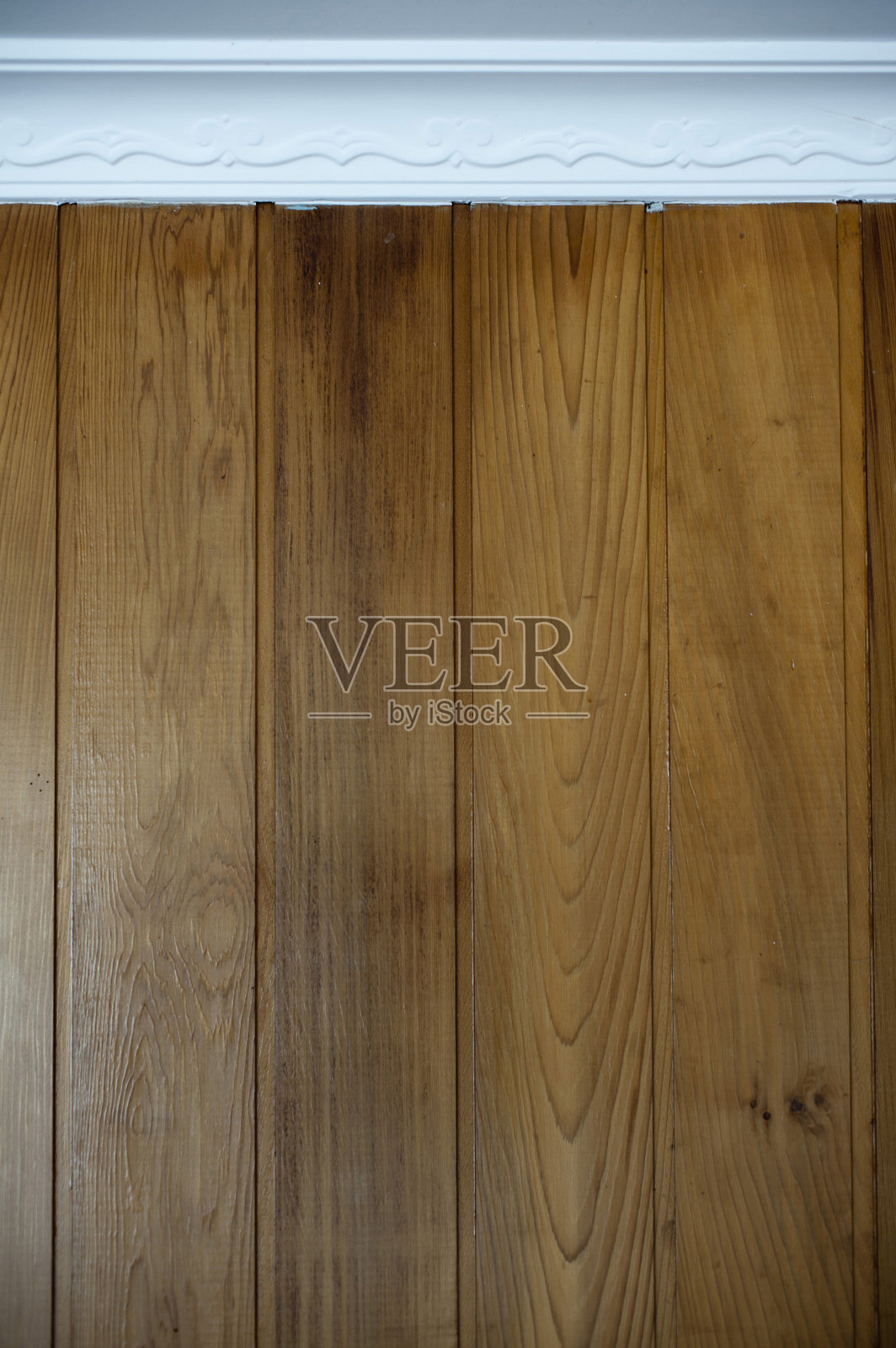 层压木墙板和白色装饰照片摄影图片