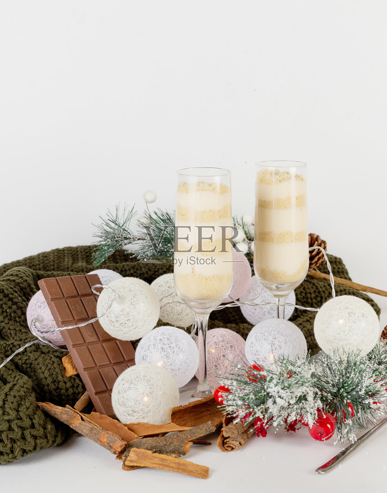 杯子里的新年甜点照片摄影图片