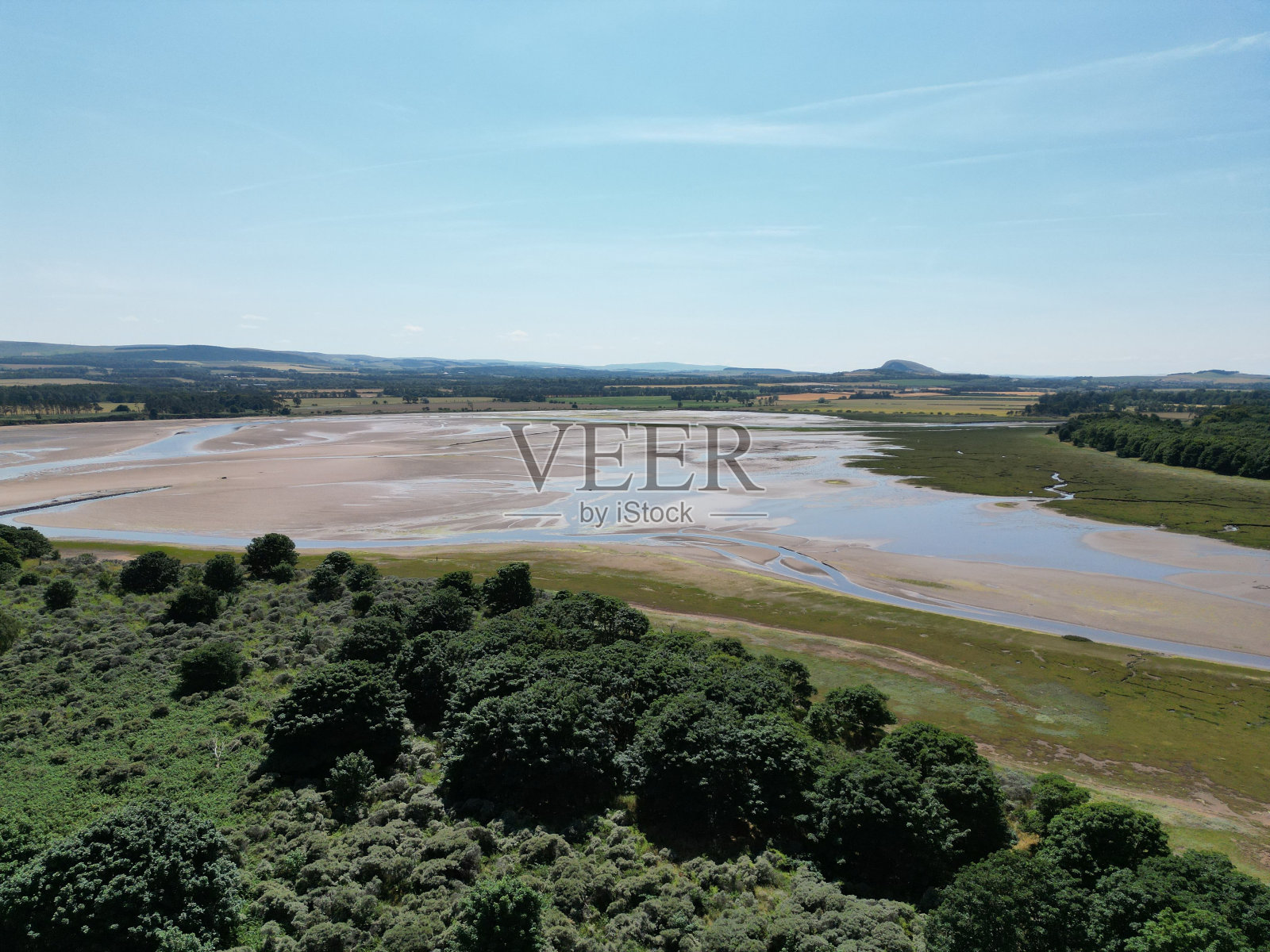 苏格兰阳光明媚的海滩照片摄影图片