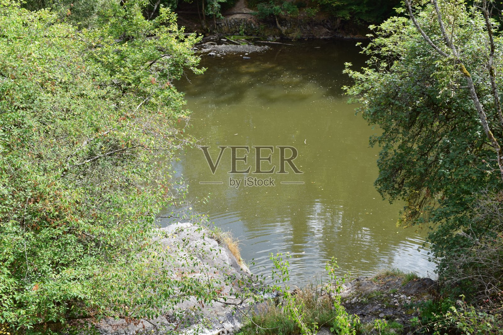 隐藏的湖照片摄影图片