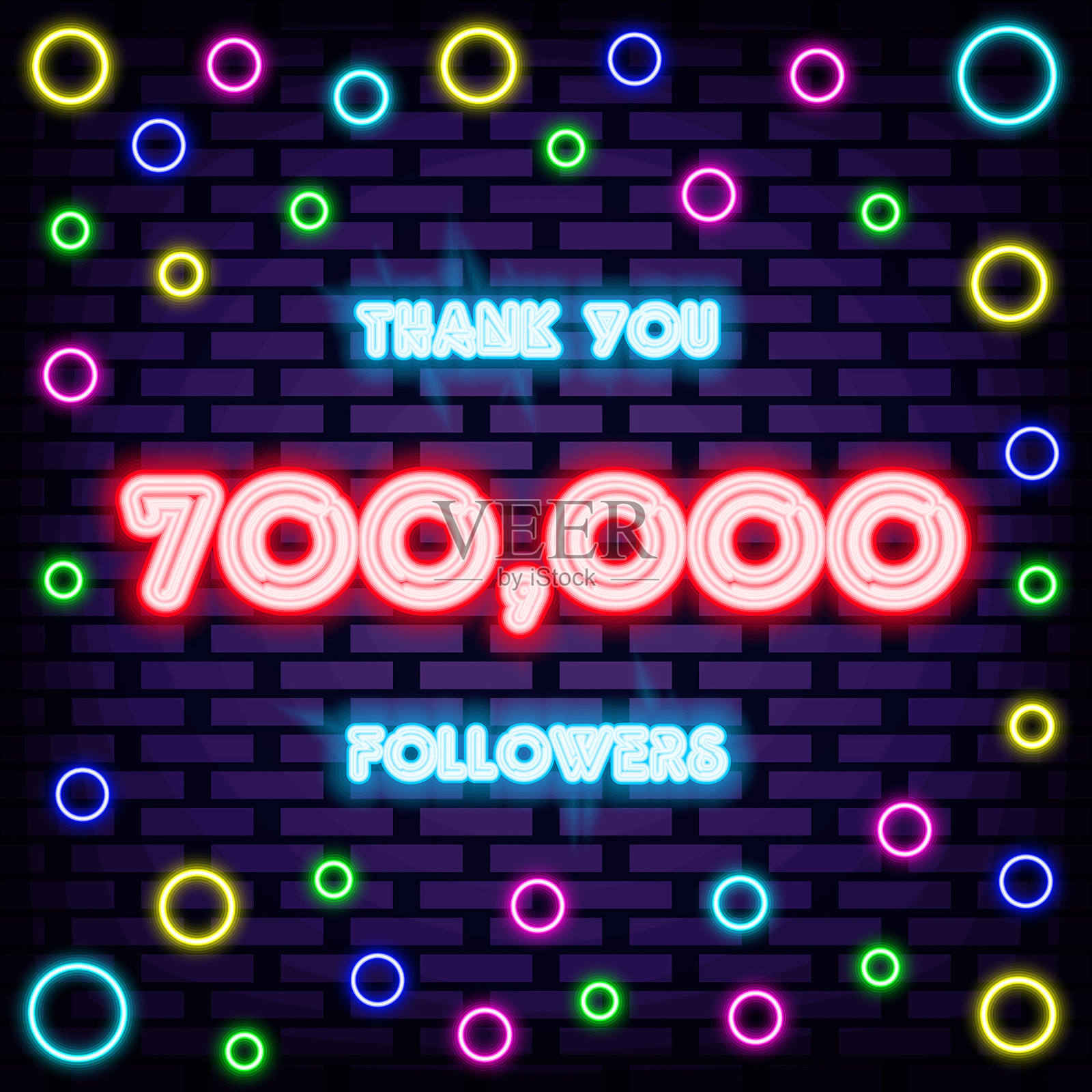 70万粉丝谢谢你霓虹灯标志矢量。闪烁着五颜六色的霓虹灯。夜晚明亮的广告。插画图片素材