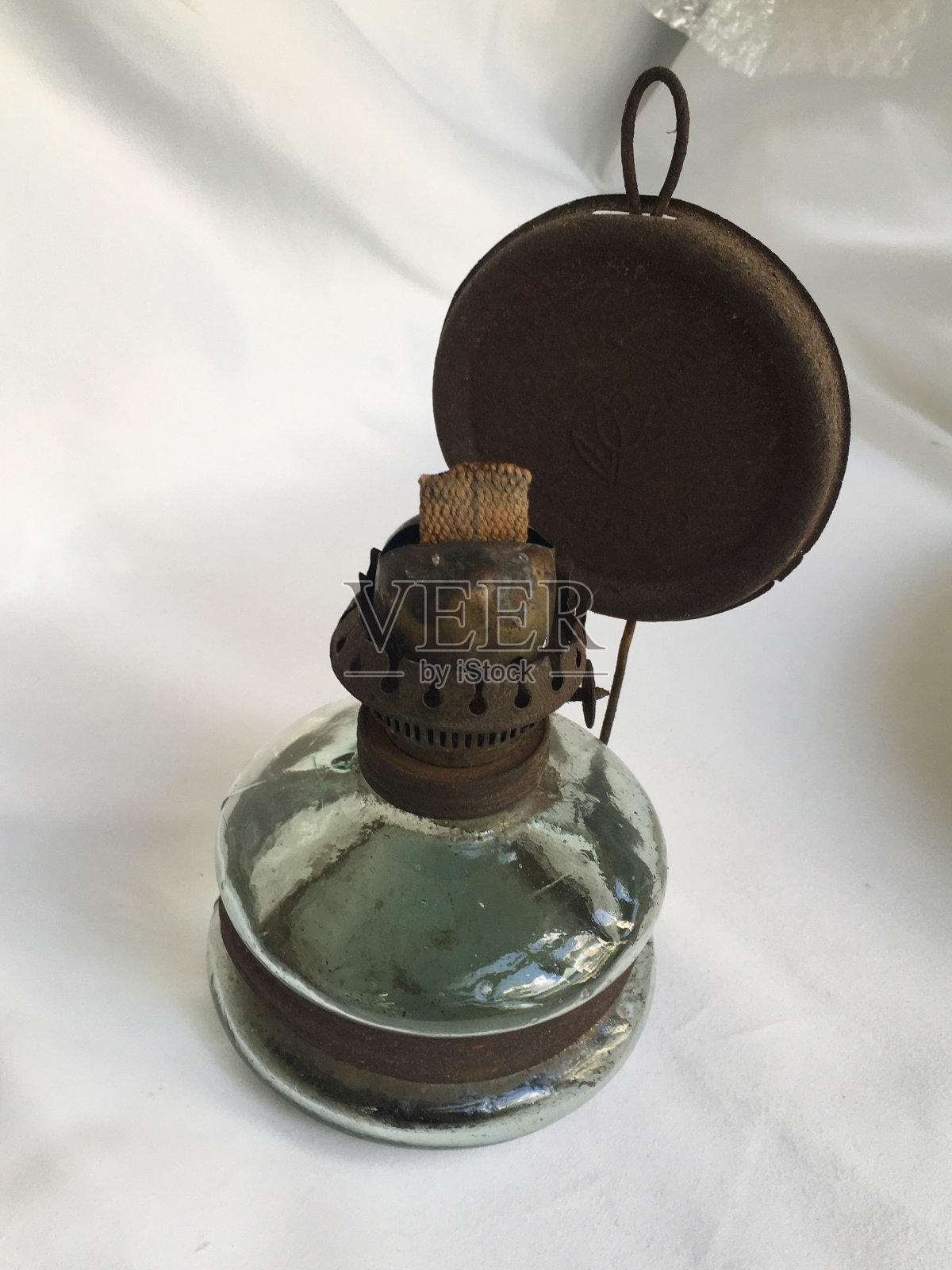 童年油灯照片摄影图片