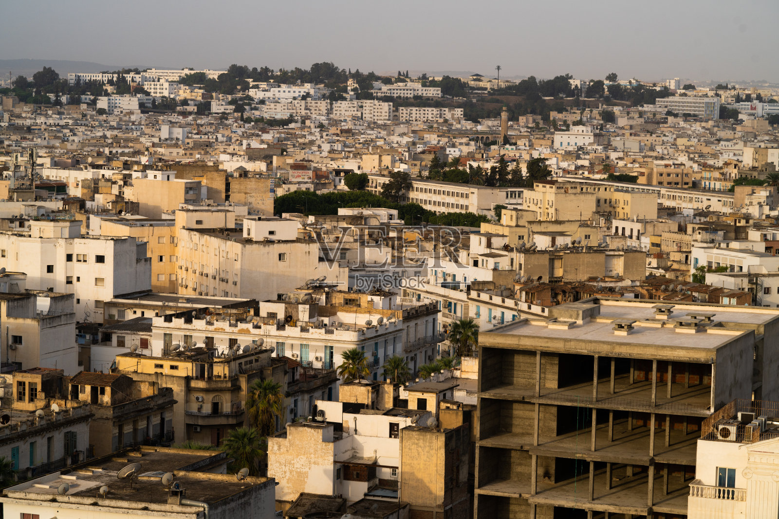 突尼斯-从屋顶上看到的各种风景-突尼斯照片摄影图片