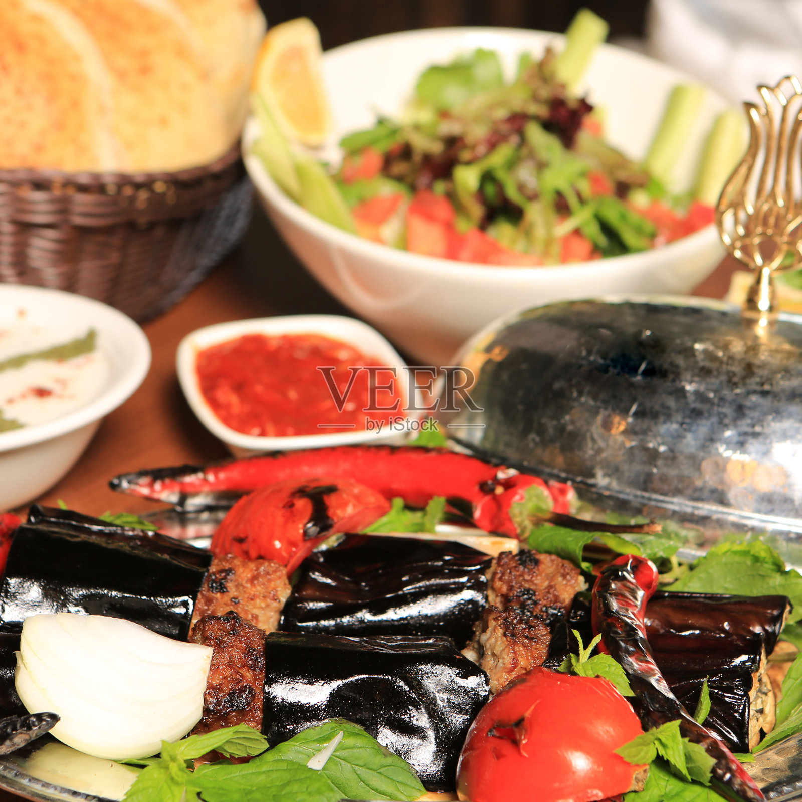 土耳其和阿拉伯传统斋月烤肉照片摄影图片