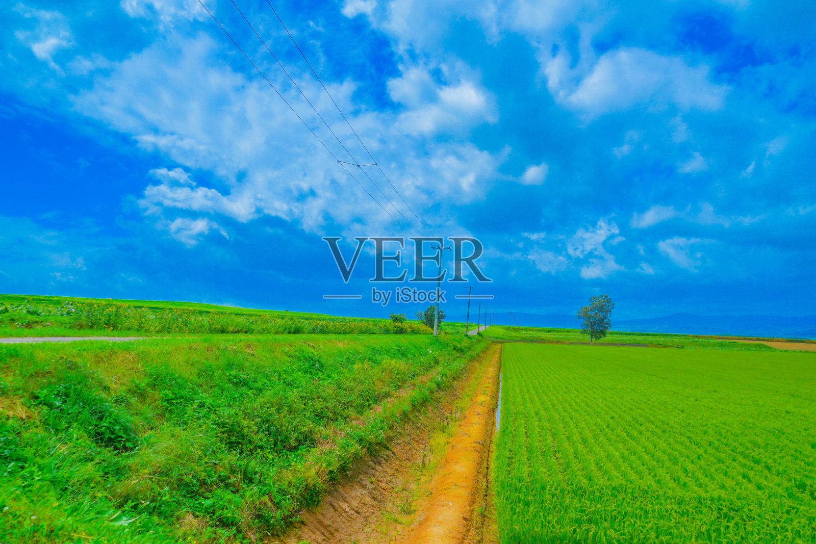 富拉诺斯平原和多云的天空照片摄影图片