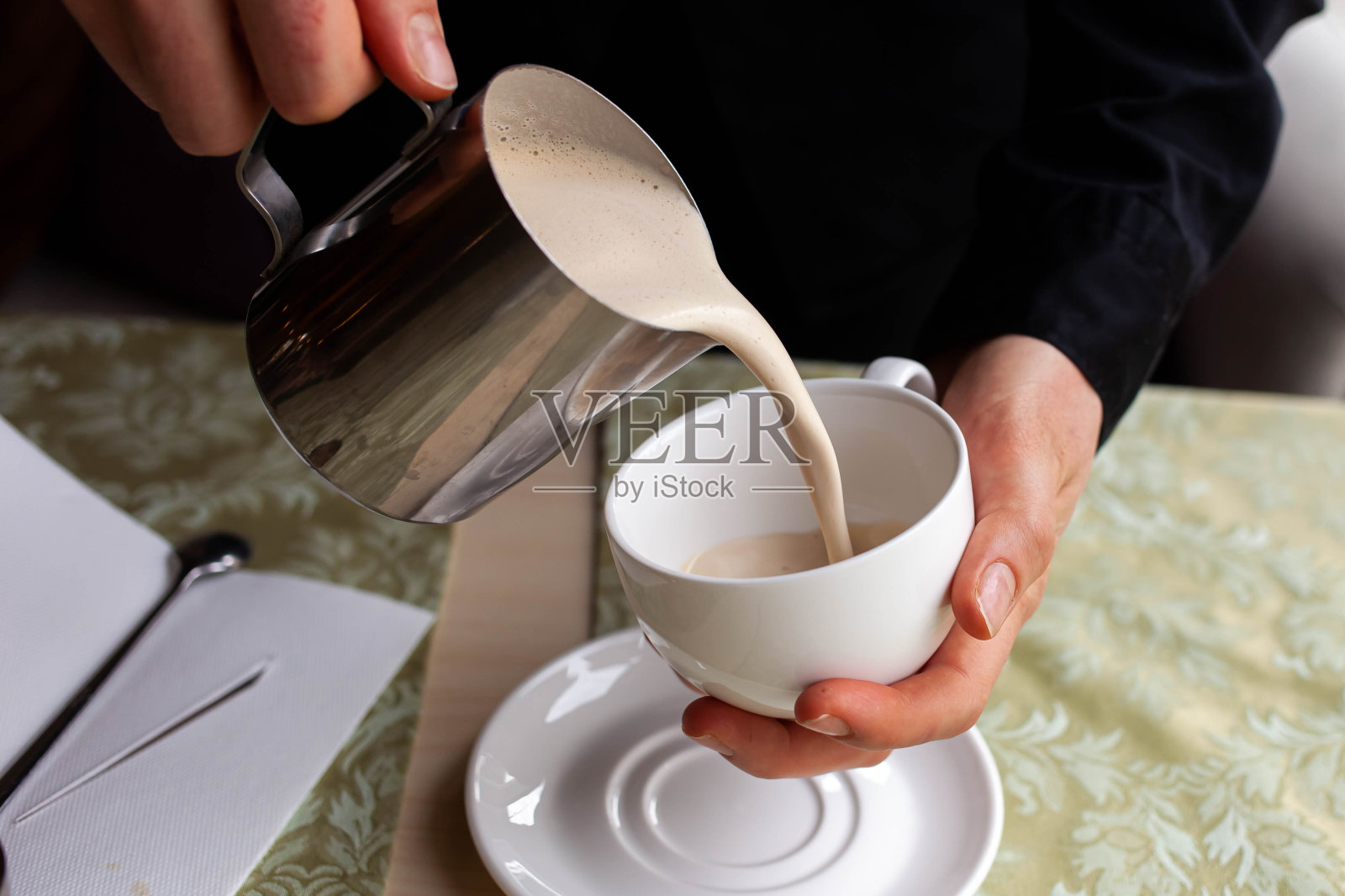 咖啡师的工作照片摄影图片