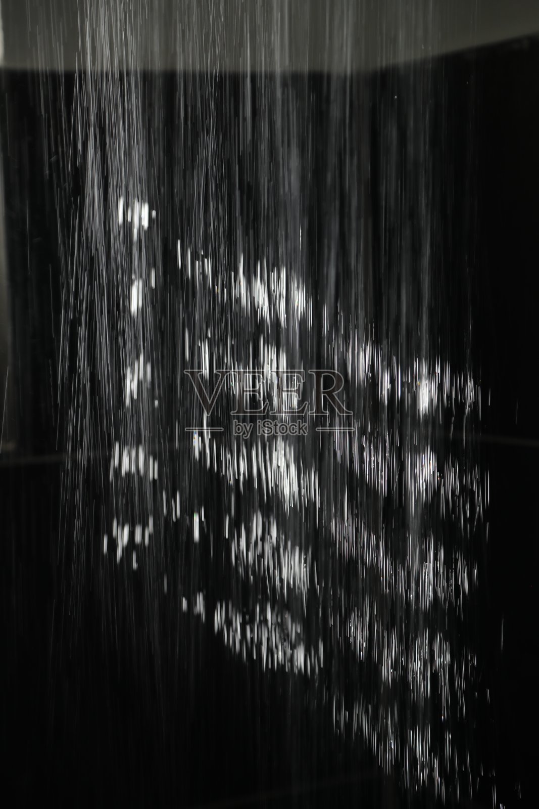 阵雨下的阳光照片摄影图片