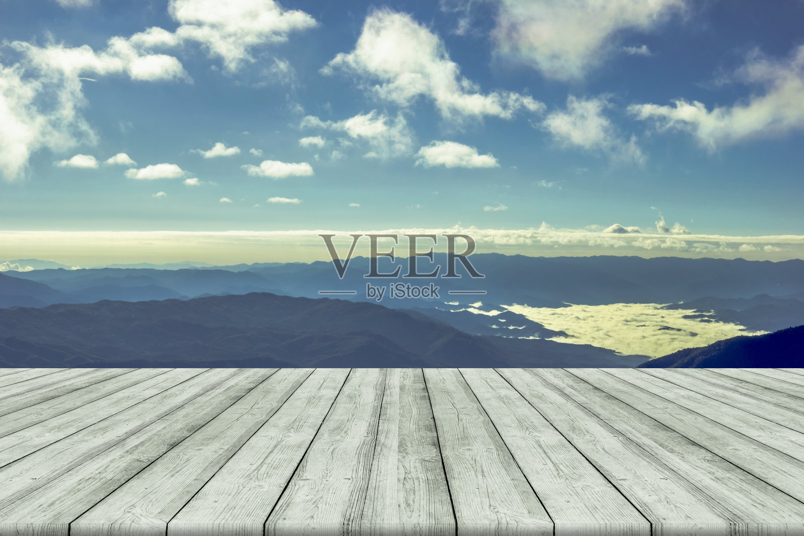 空木板空间平台,晨光景观照片摄影图片