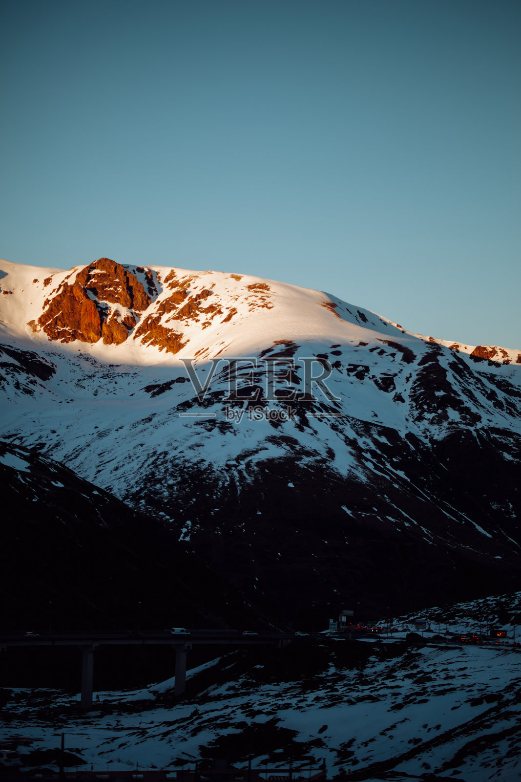 欧洲意大利白云石山脉的冬季景观。照片摄影图片