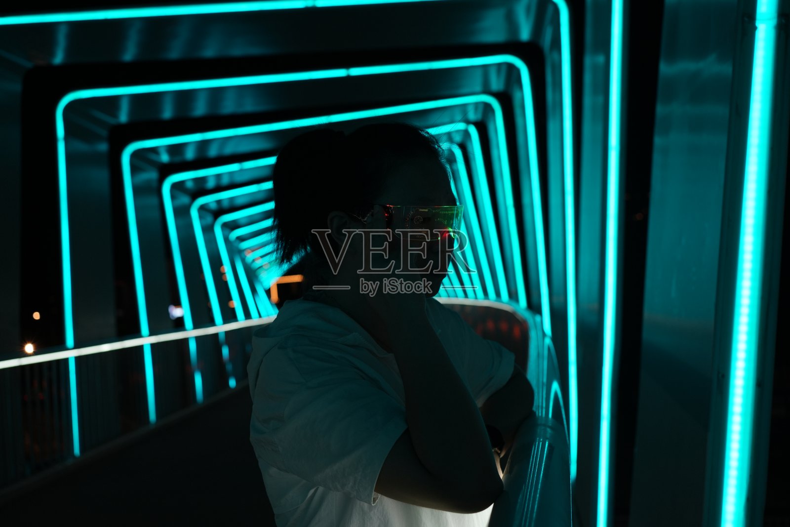 元世界的人们照片摄影图片