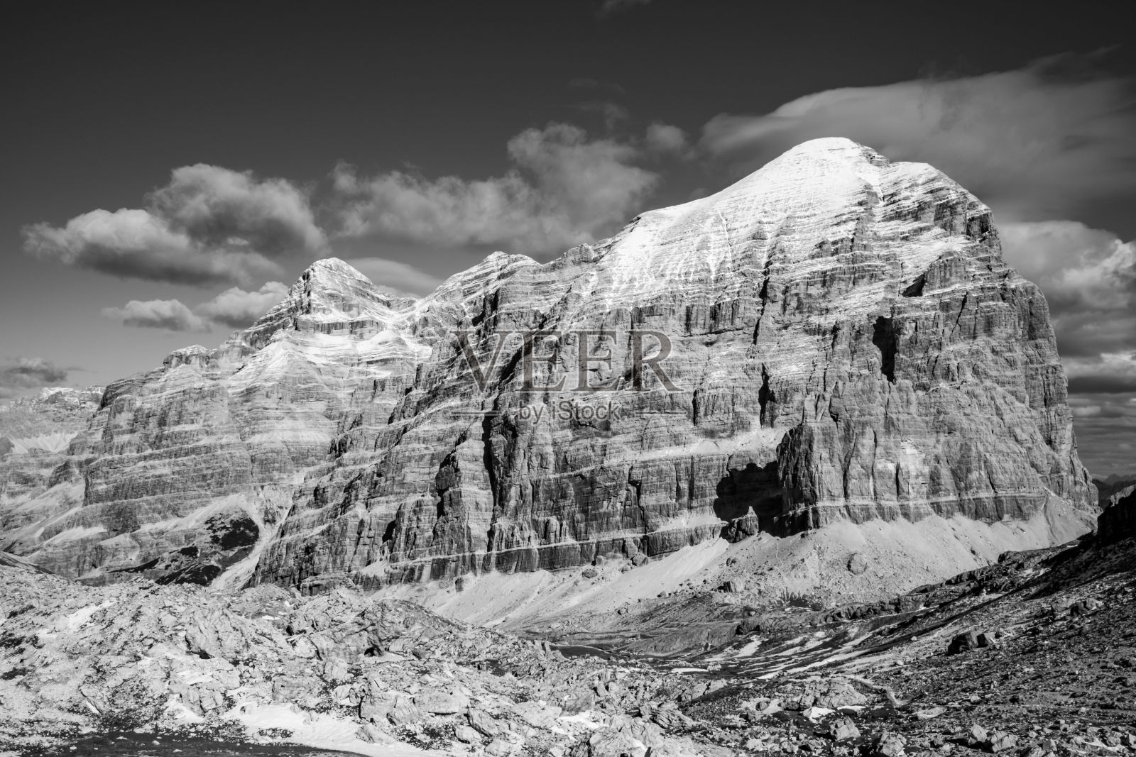 意大利白云石山峰全景照片摄影图片