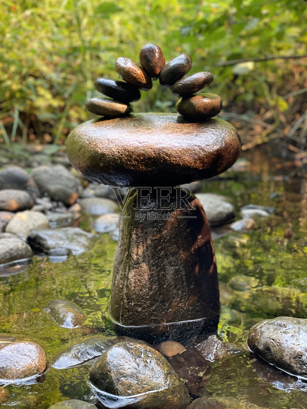 宁静的岩石堆照片摄影图片