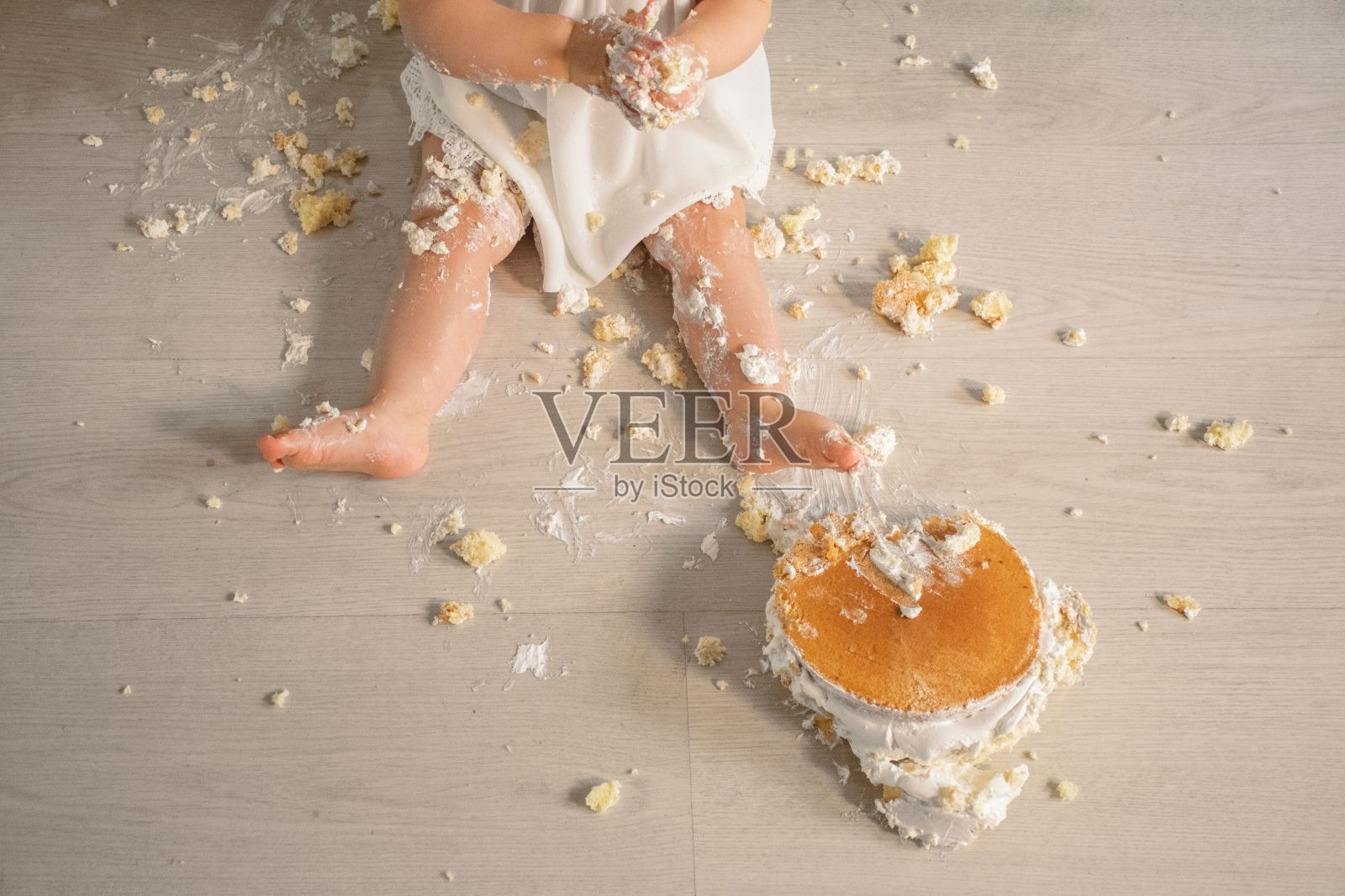 蛋糕粉碎到最高水平照片摄影图片