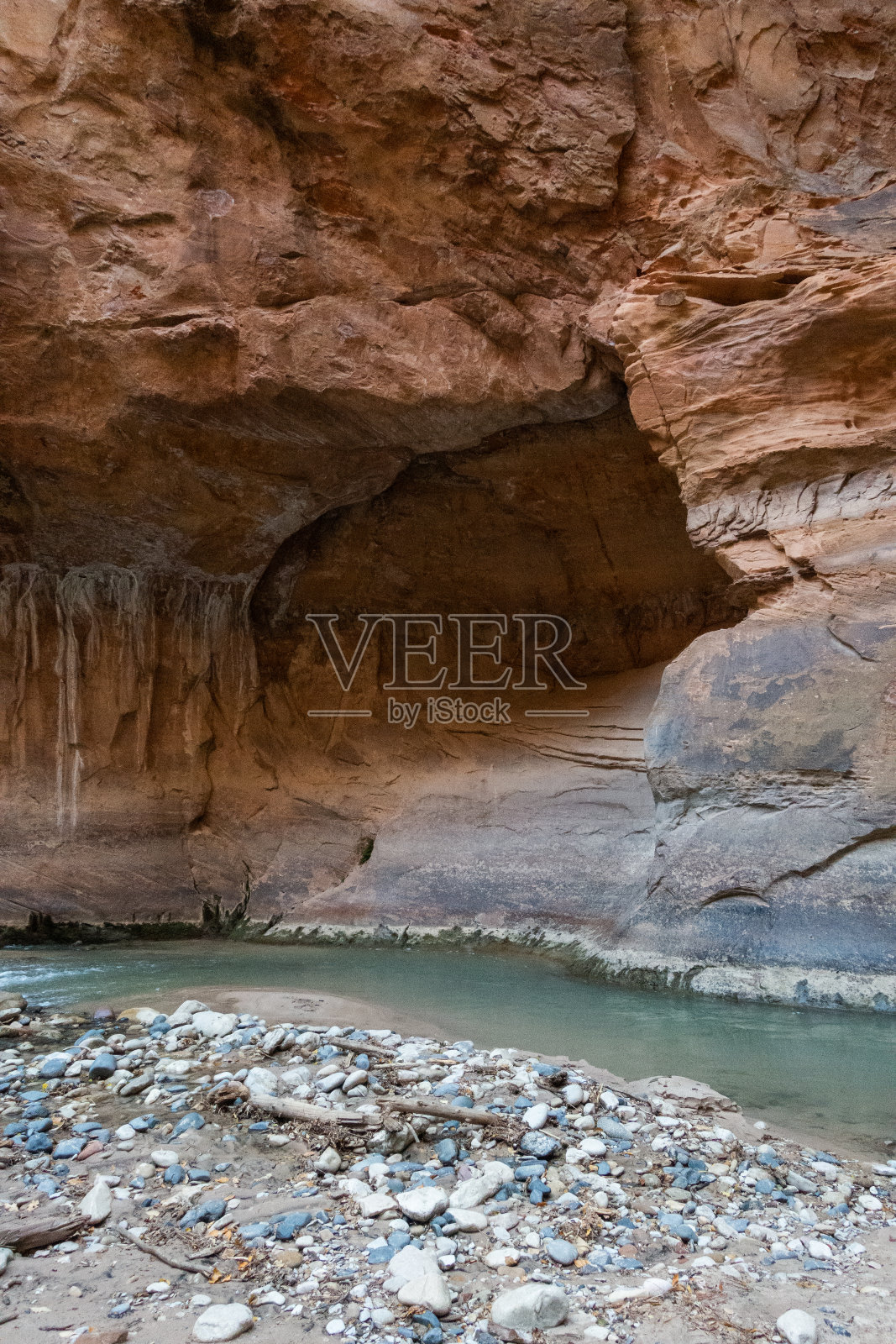 秋天在锡安国家公园的海峡照片摄影图片