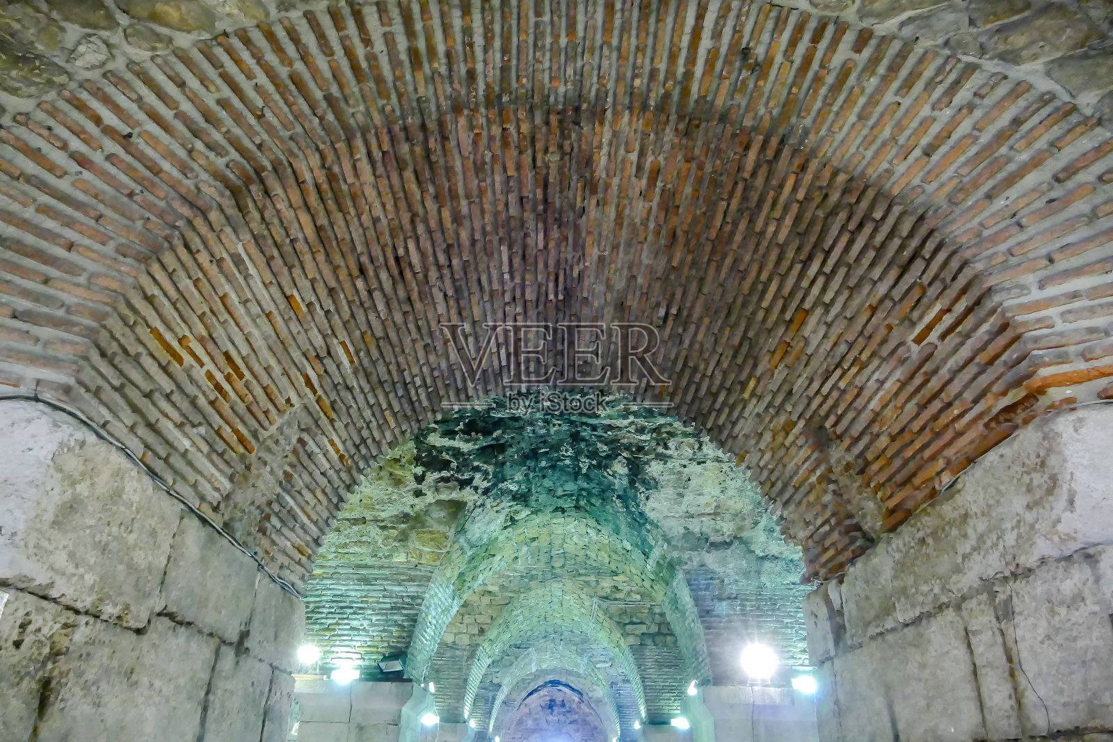 克罗地亚斯普利特斯帕拉托的城市景观照片摄影图片