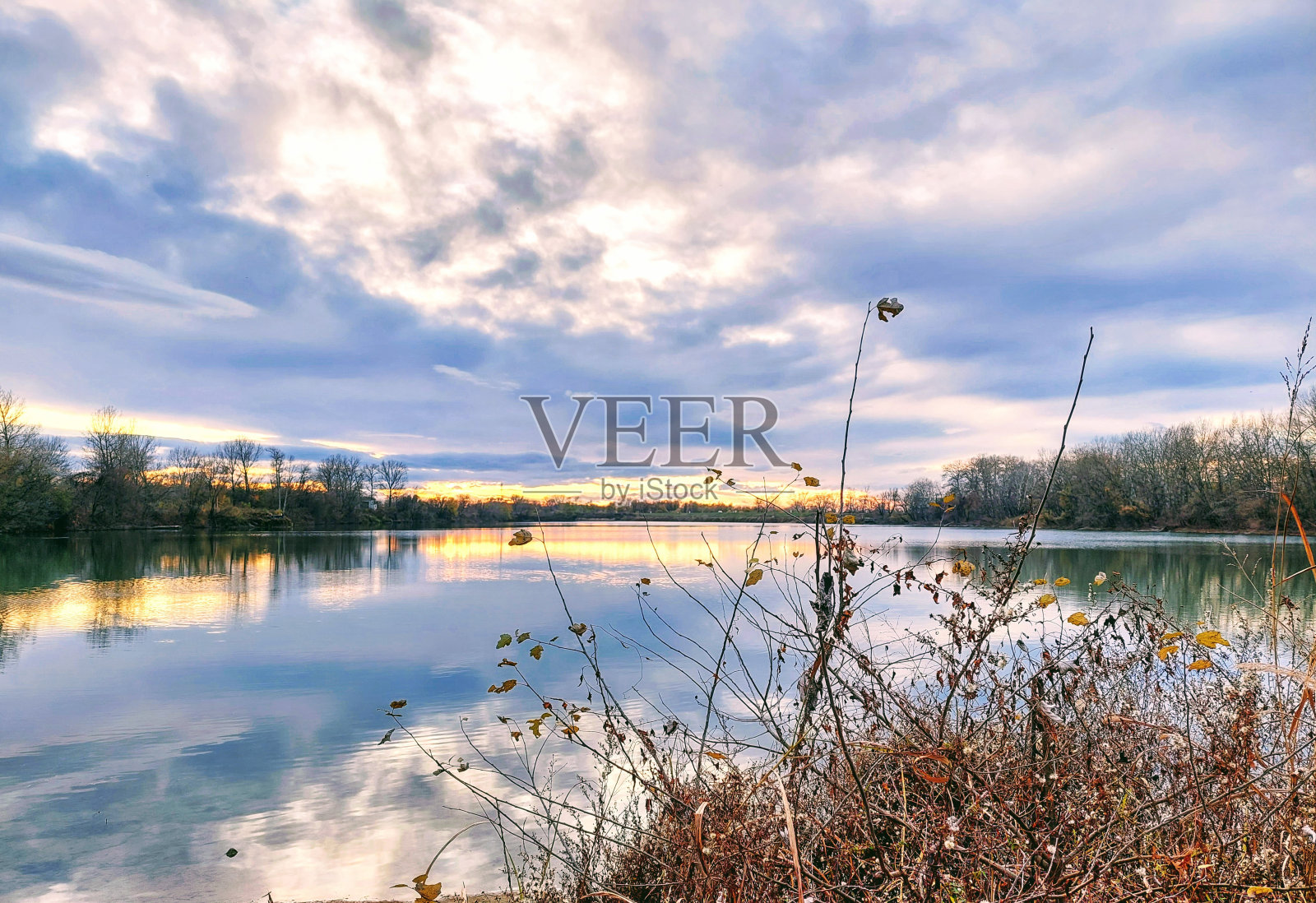 11月的一天照片摄影图片