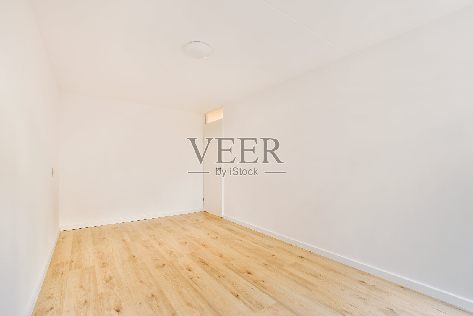 现代住宅中的空房间照片摄影图片