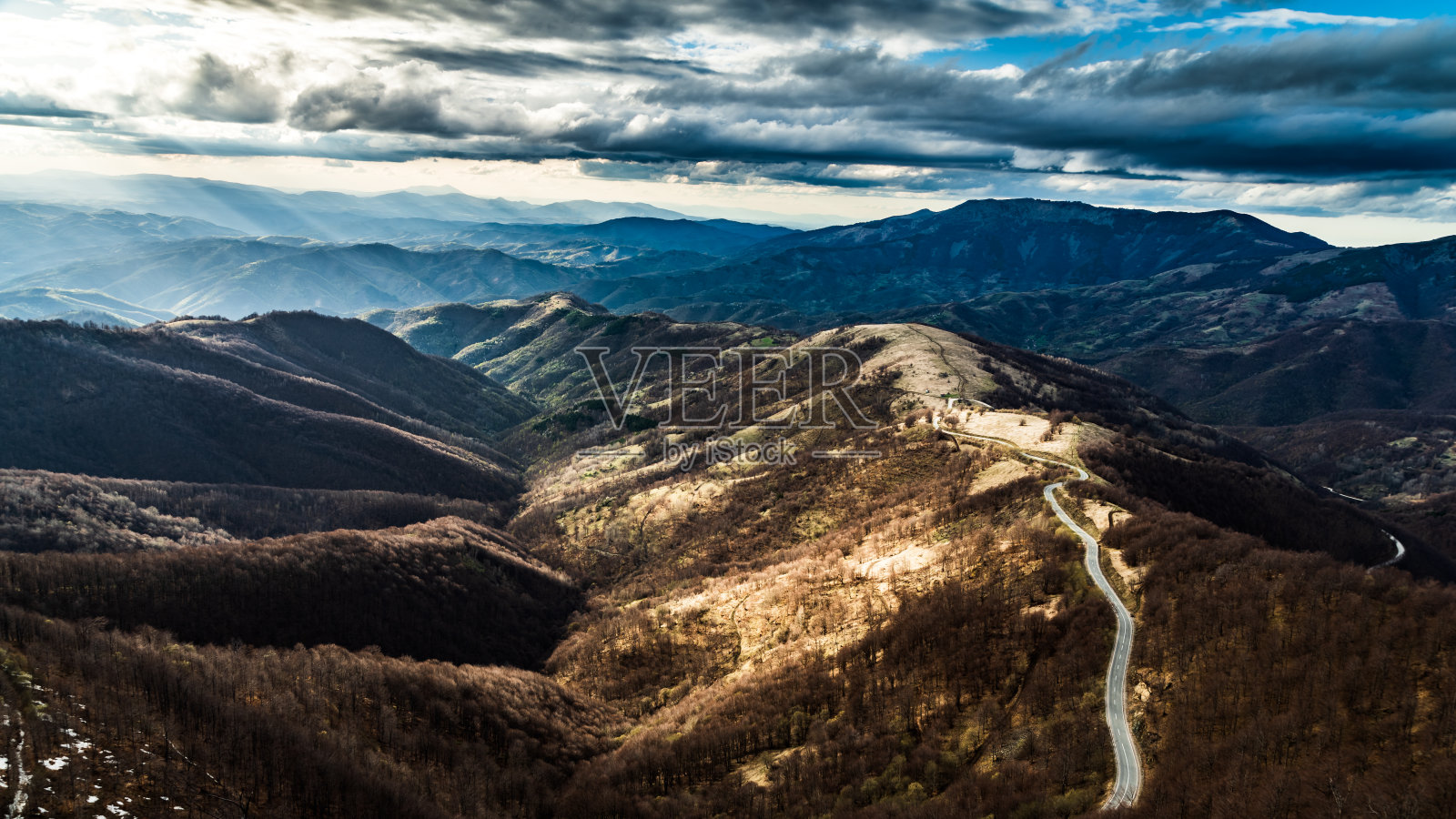 从Babin zub, Stara planina山看照片摄影图片