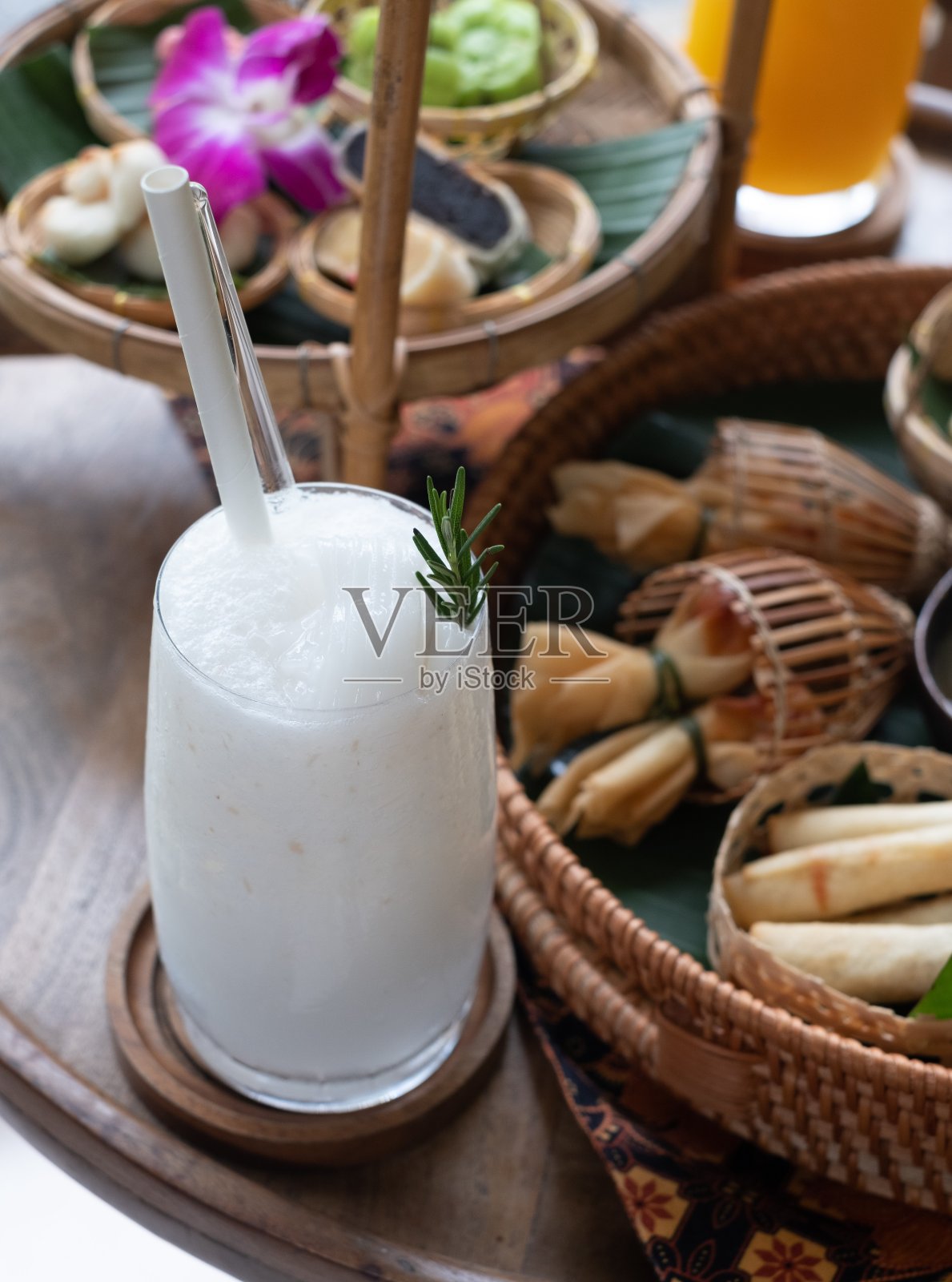 一杯美味的椰子味泰式甜点背景照片摄影图片