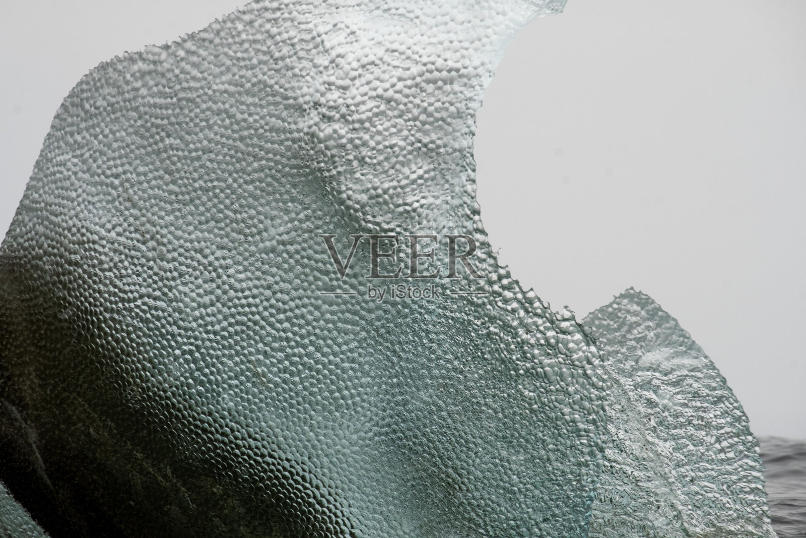 纽芬兰海洋中的冰山照片摄影图片