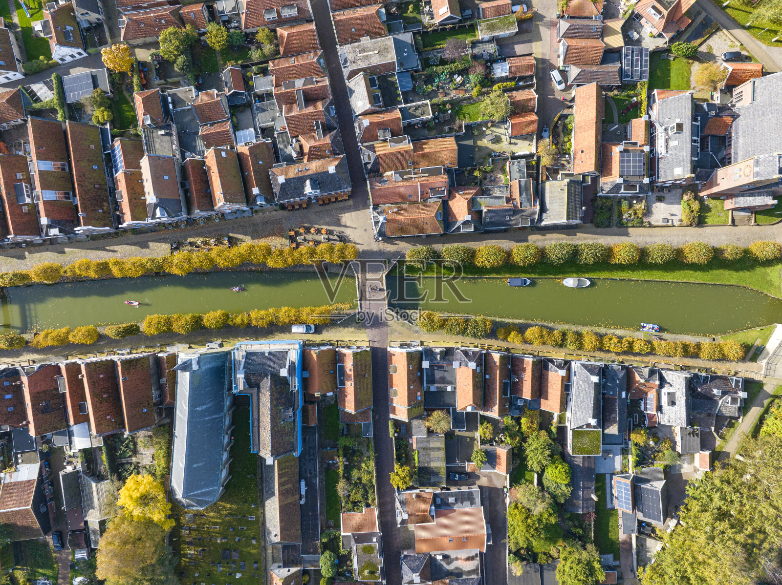 从上面俯瞰弗里斯兰的斯洛滕市照片摄影图片