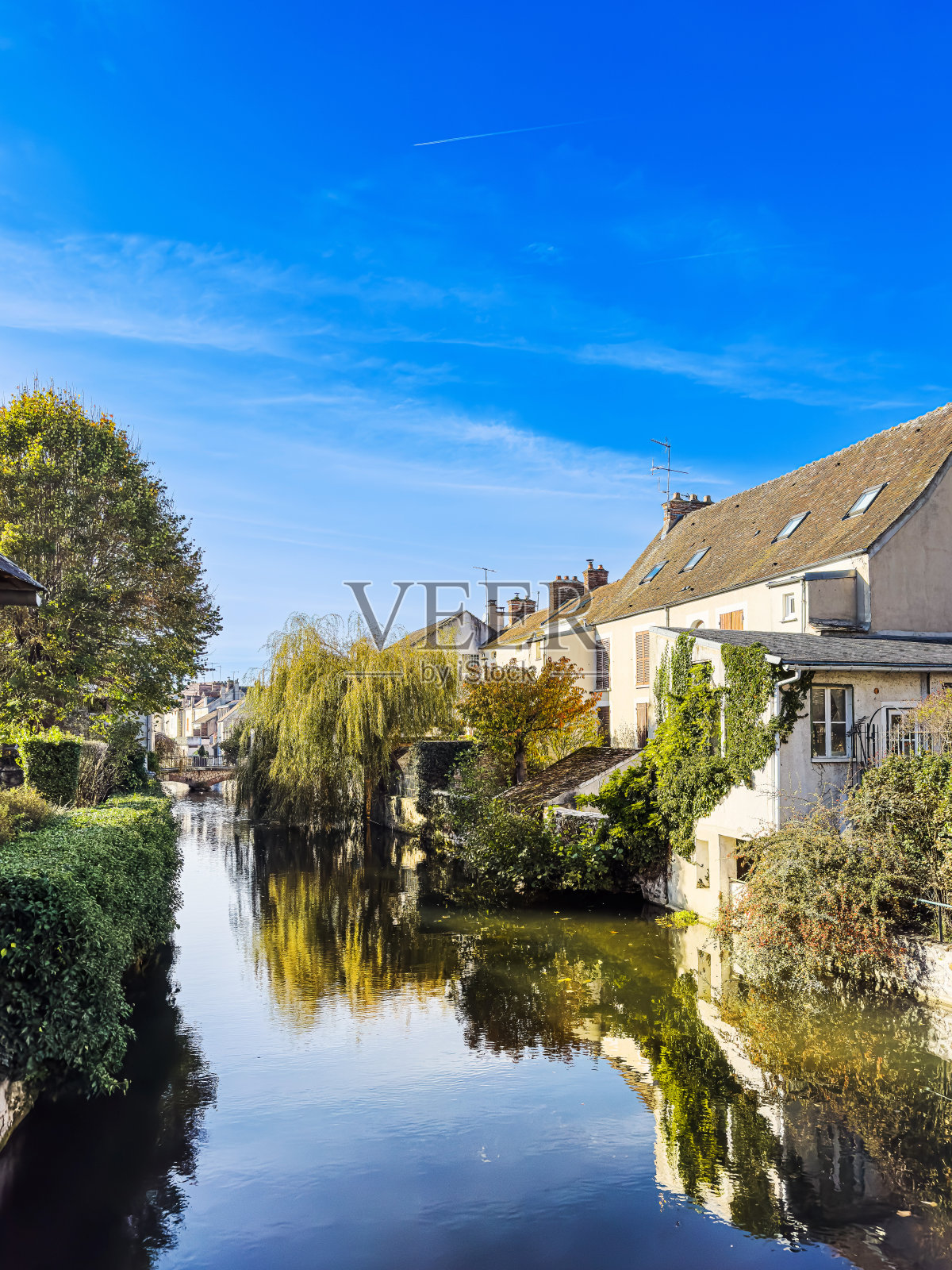 法国内摩尔老村街景照片摄影图片