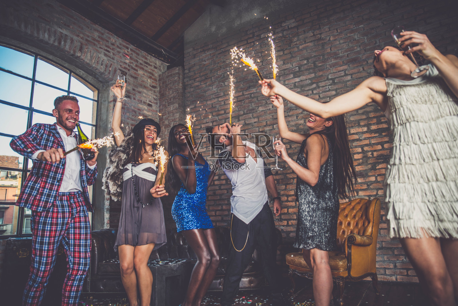 朋友聚会照片摄影图片