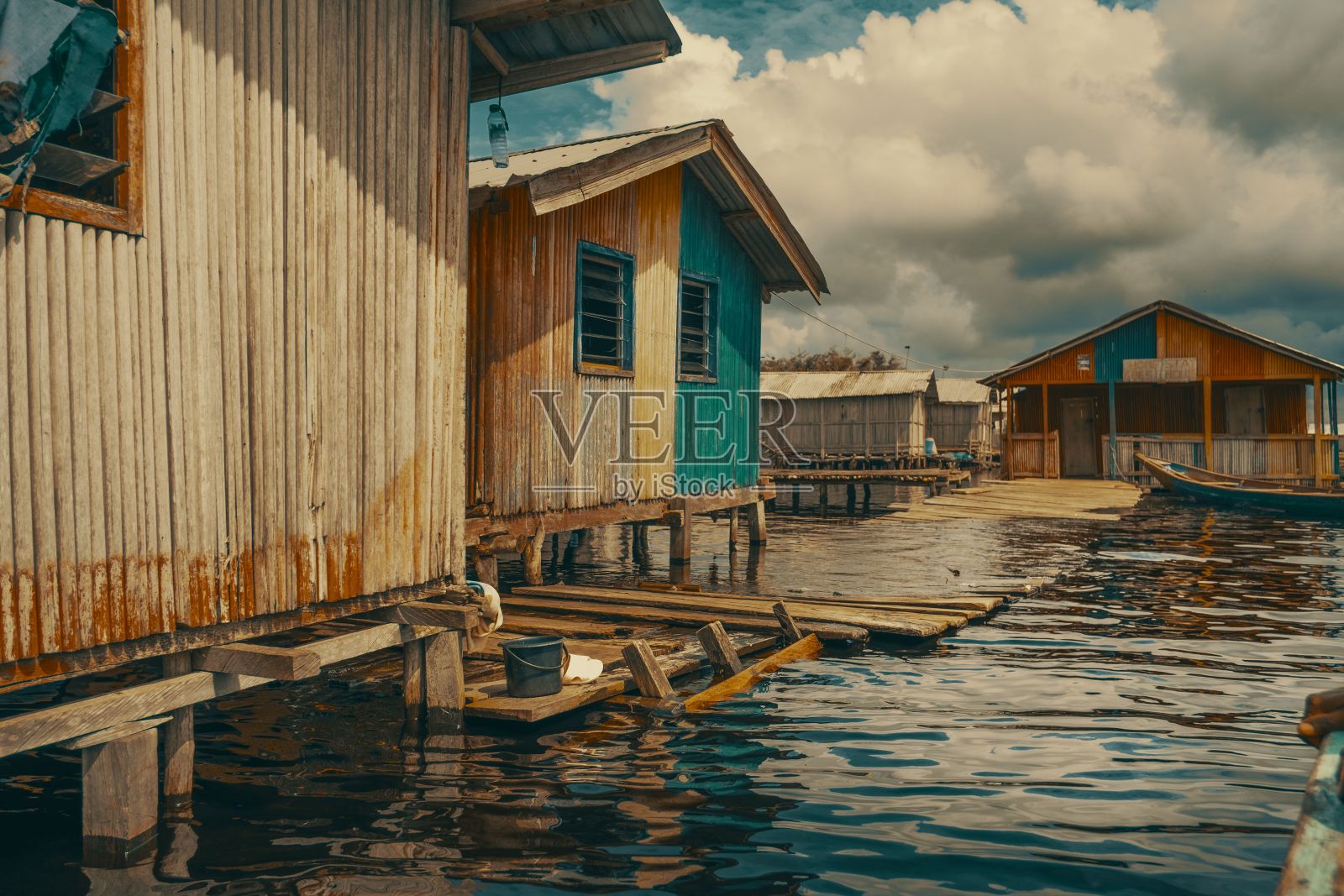 水上的渔村照片摄影图片