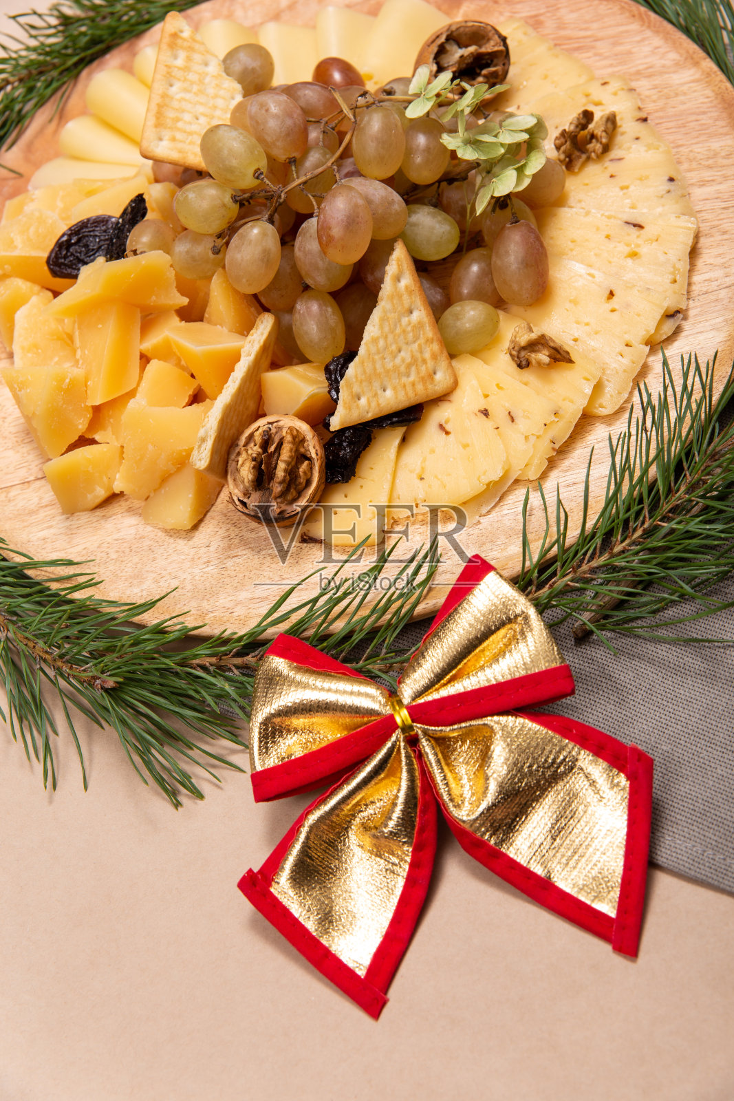 乡村木板上的圣诞零食照片摄影图片