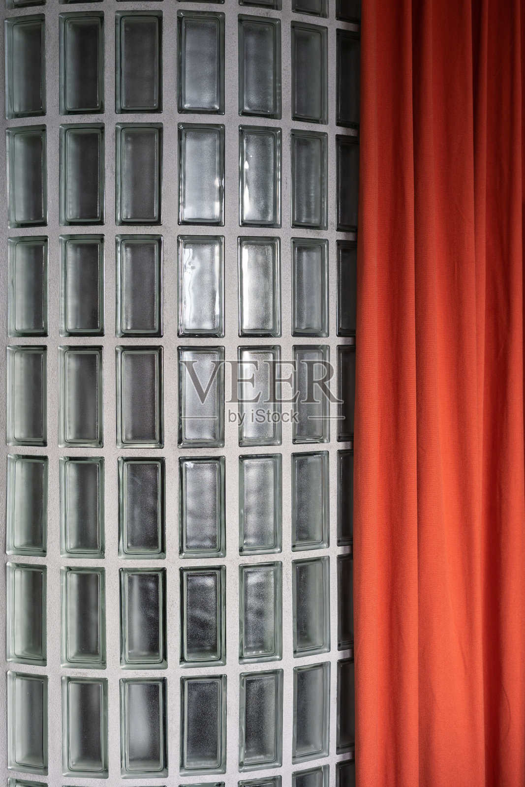 玻璃墙与透明块和窗帘照片摄影图片