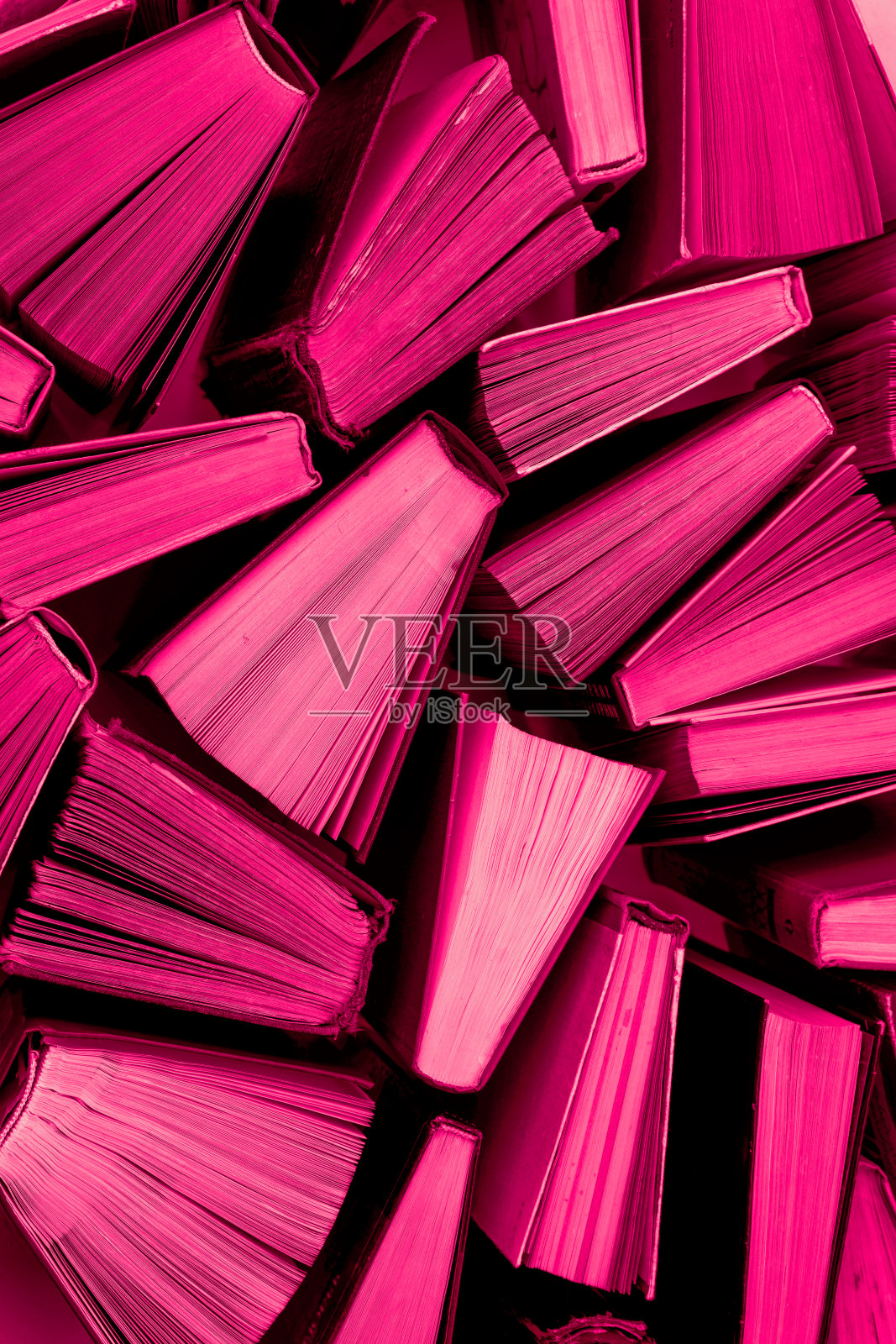 书的背景在Viva品红色的颜色。红书彩色顶视图照片摄影图片