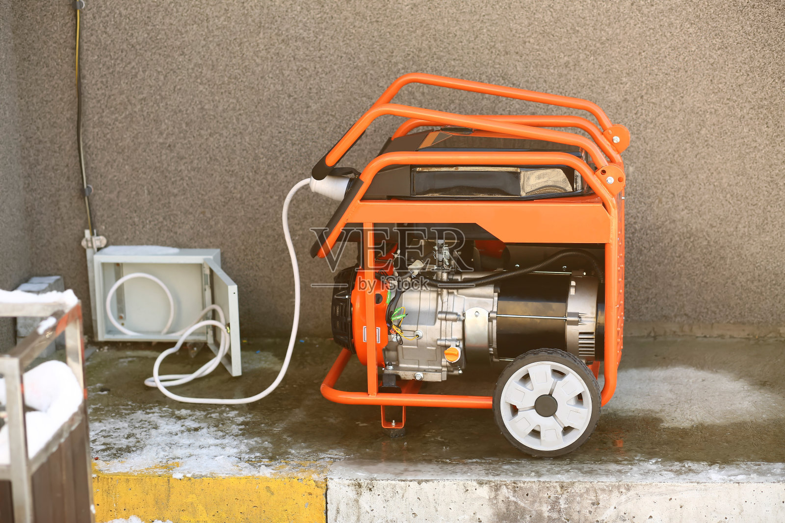 室外使用柴油发电机照片摄影图片