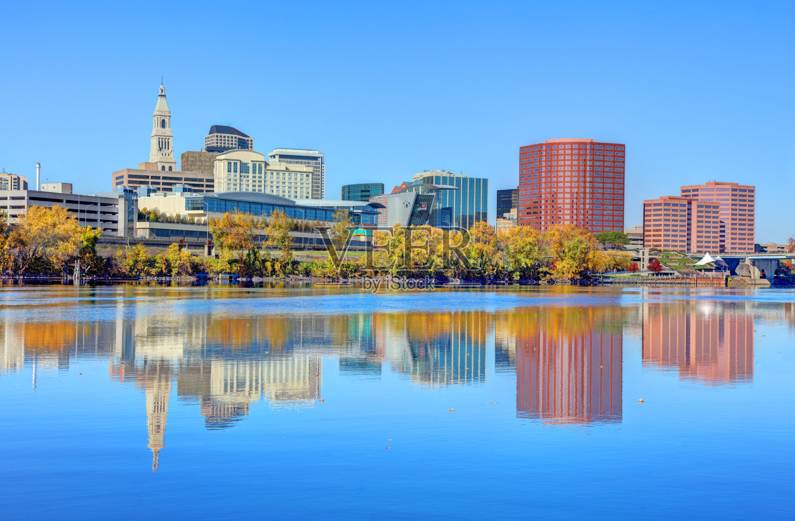 康涅狄格河畔的哈特福德照片摄影图片