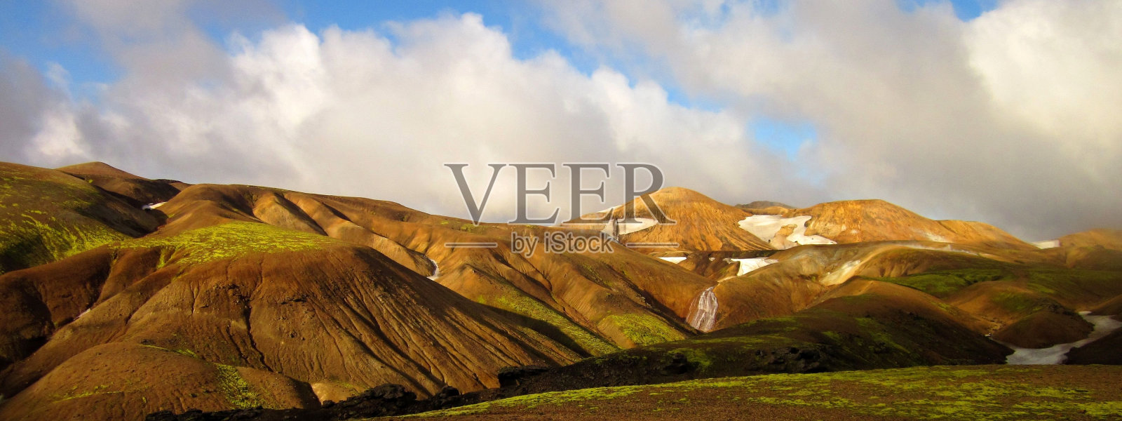 冰岛劳格维格乡村山峦和悬崖的美丽照片照片摄影图片