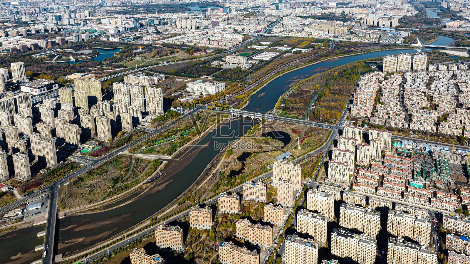 中国长春南溪湿地公园的秋景照片摄影图片