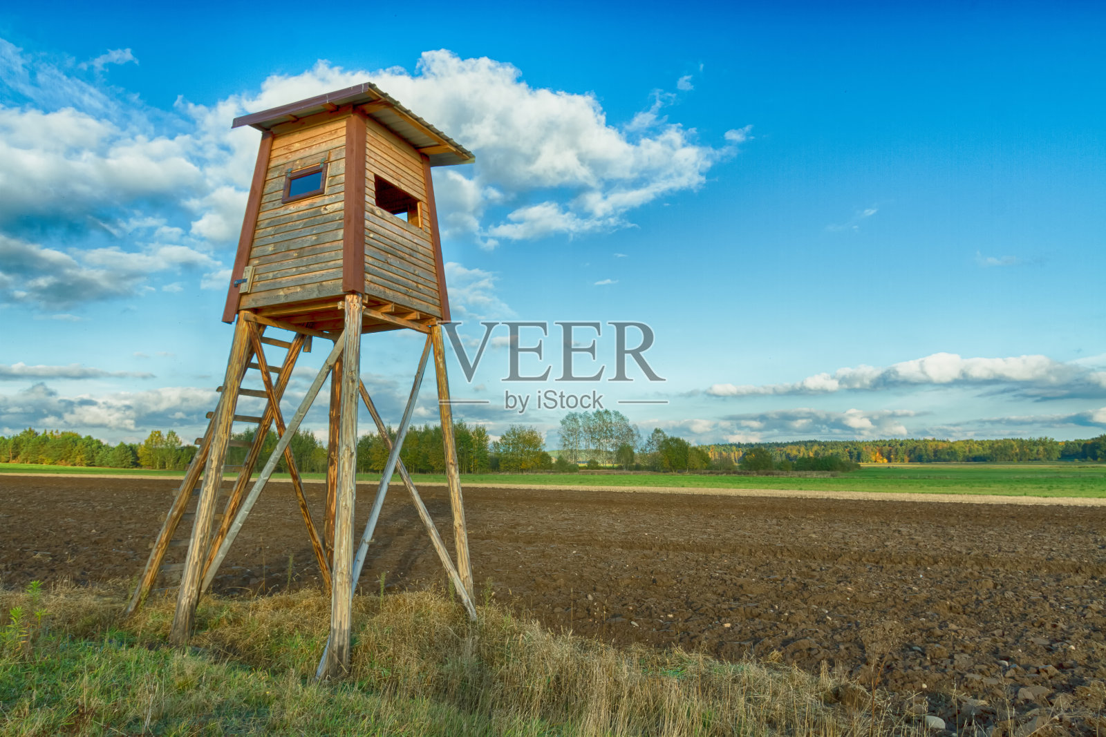 山水秋野,波欧猎站,猎盲于草甸照片摄影图片