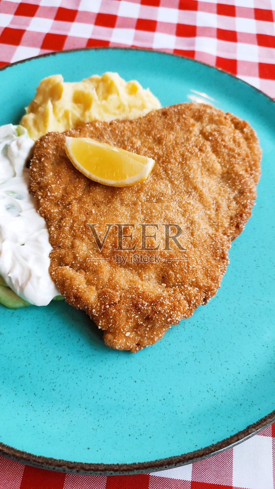 维也纳炸肉排照片摄影图片