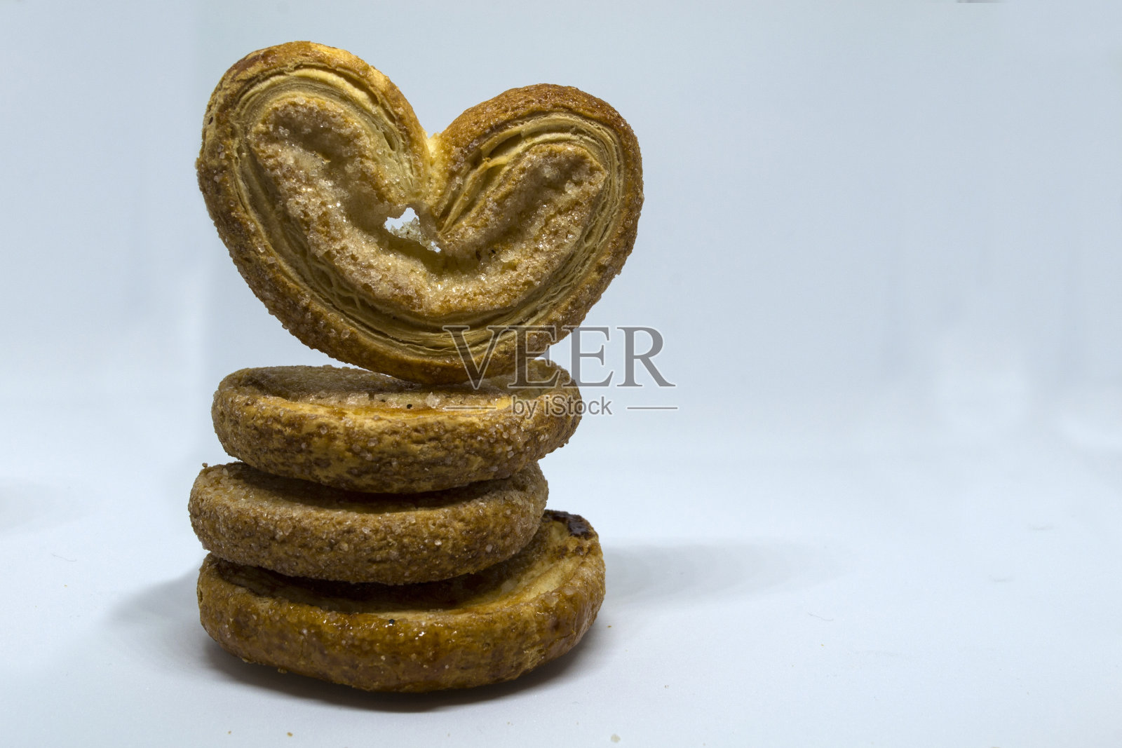 心形的黄油饼干,甜心。照片摄影图片