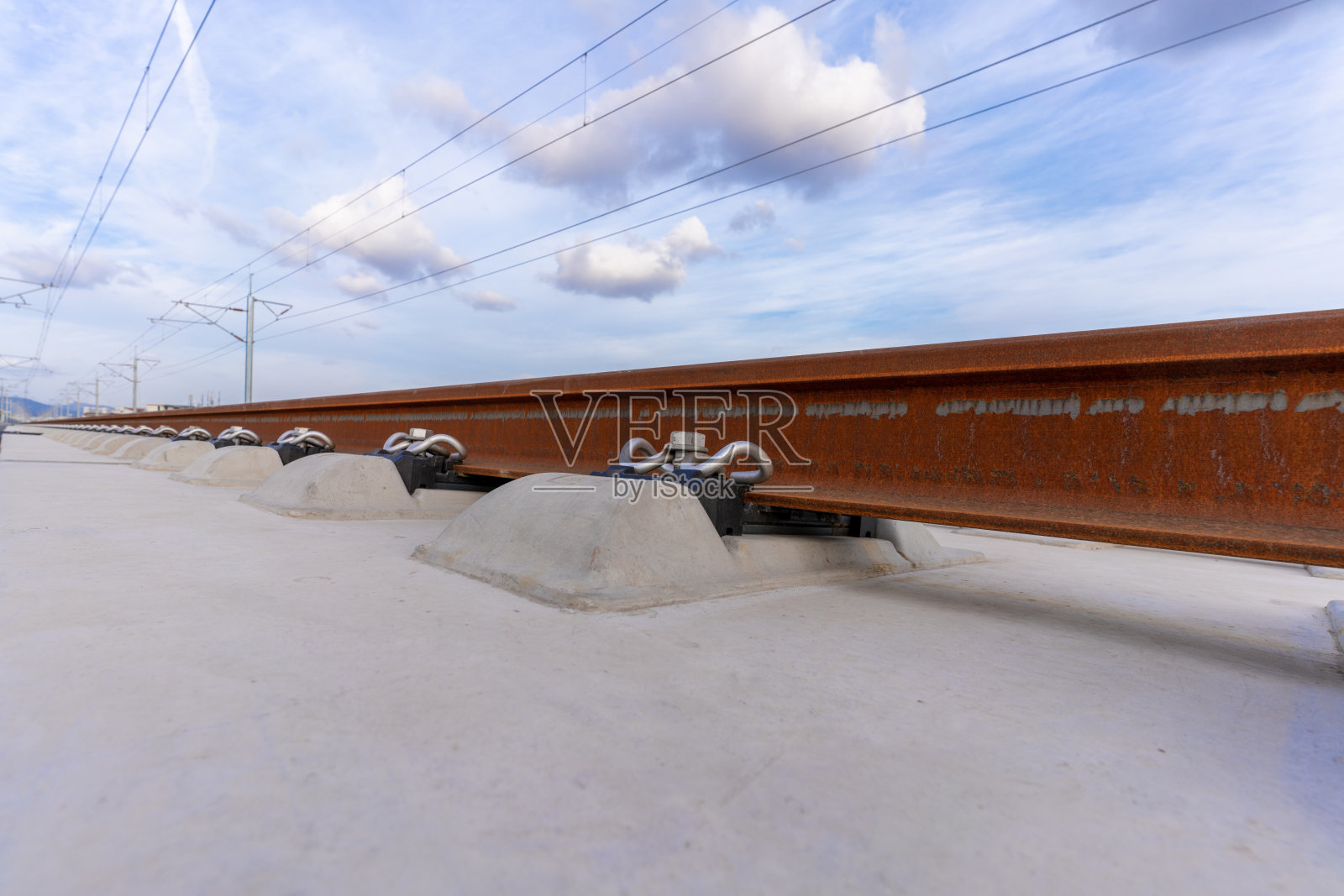 一小段铁路轨道的特写照片摄影图片