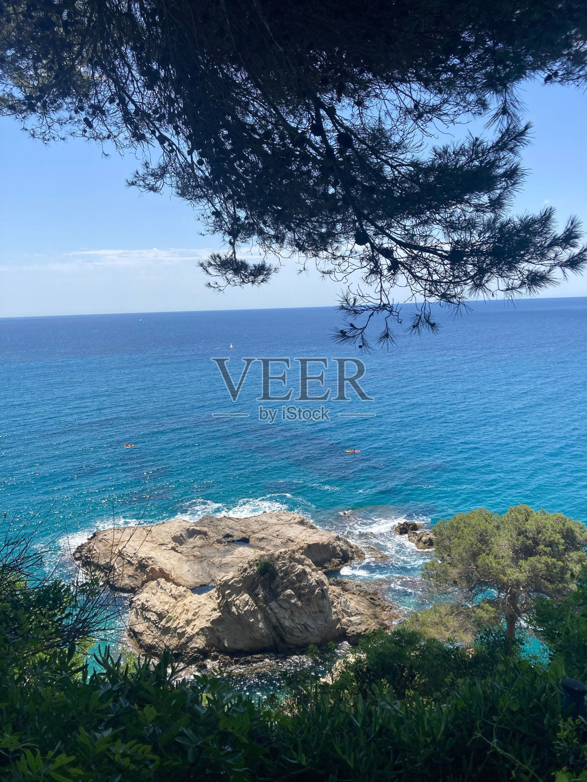 垂直拍摄的蓝色海景照片摄影图片