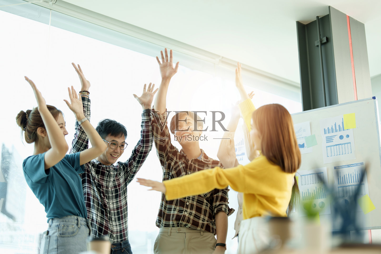 集团亚洲团队创意商务人士乐于成为成功伙伴的团队理念照片摄影图片