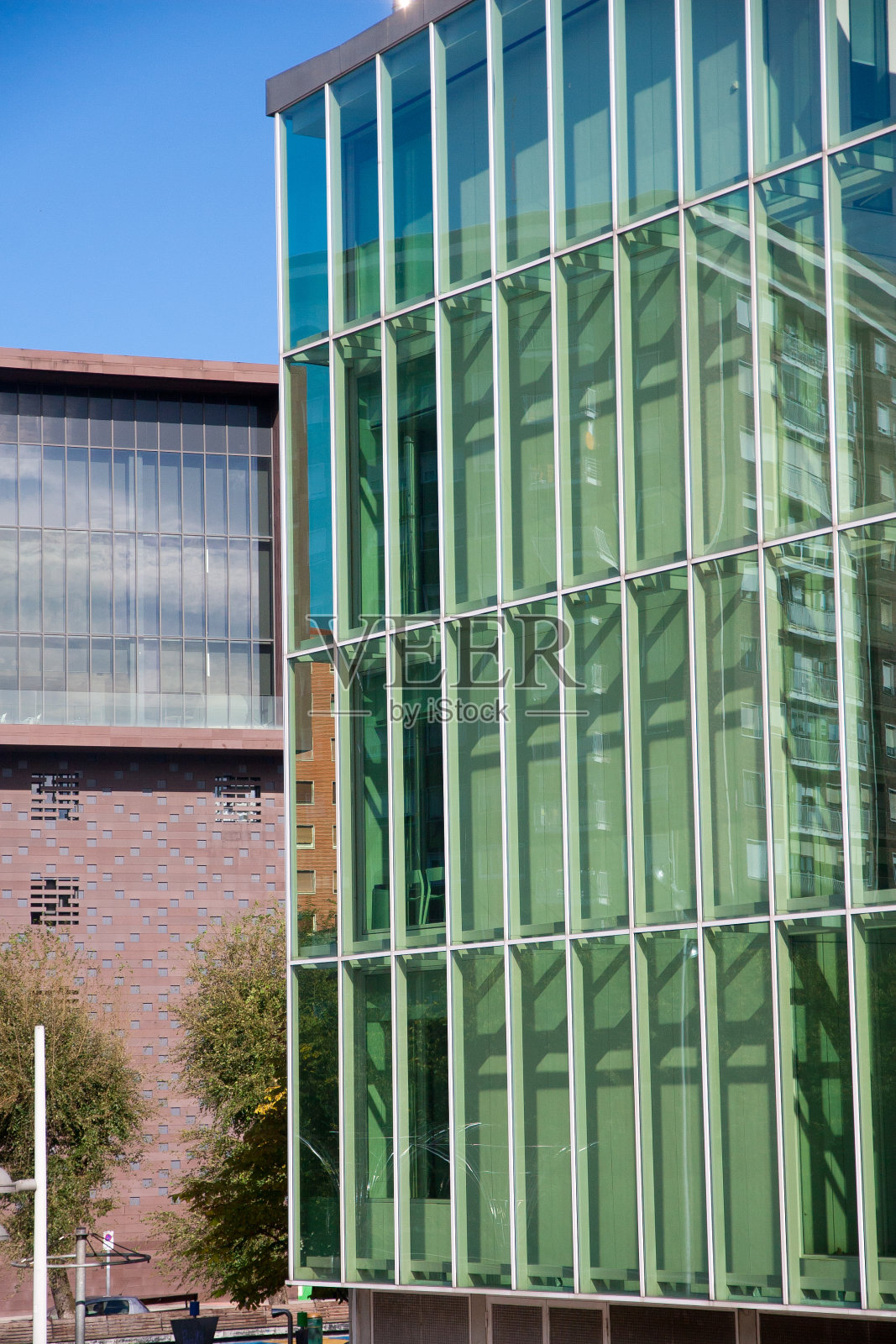 毕尔巴鄂的建筑。现代建筑照片摄影图片