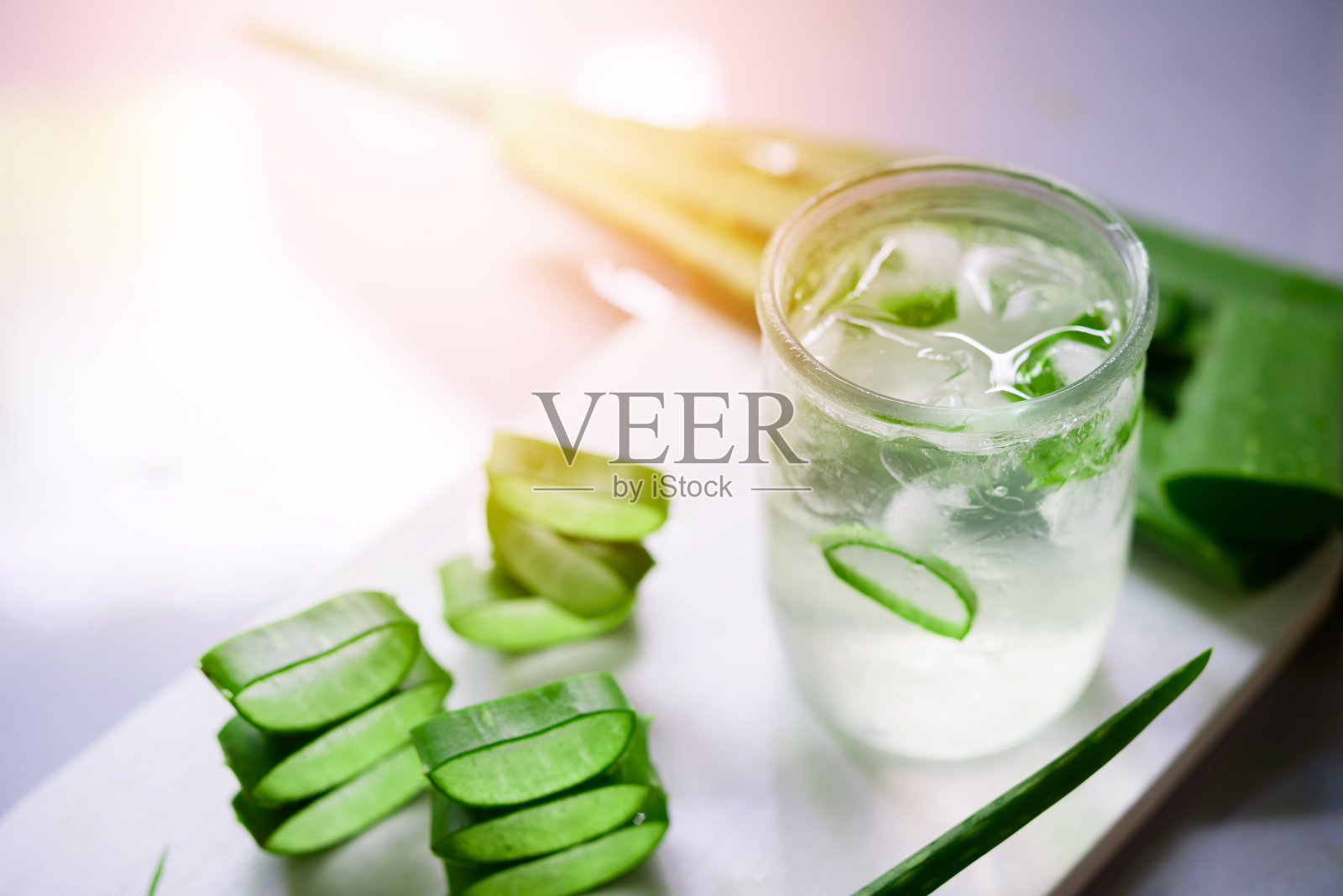 采购产品新鲜芦荟汁,新鲜芦荟水,新鲜芦荟饮料(芦荟巴贝达斯磨坊。,星仙人掌,芦荟,阿罗因,贾法拉巴德或巴巴多斯)。照片摄影图片