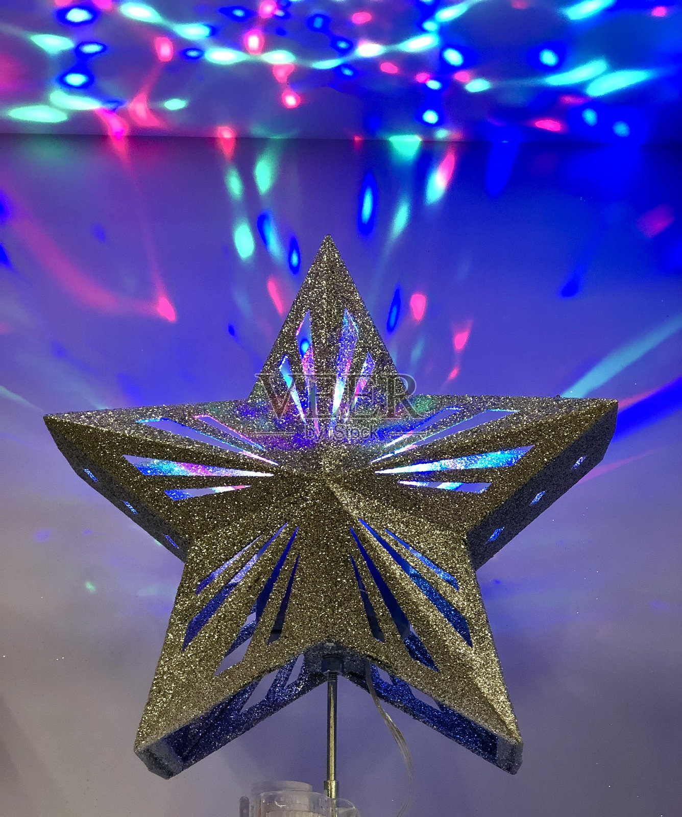 亮星圣诞树装饰照片摄影图片