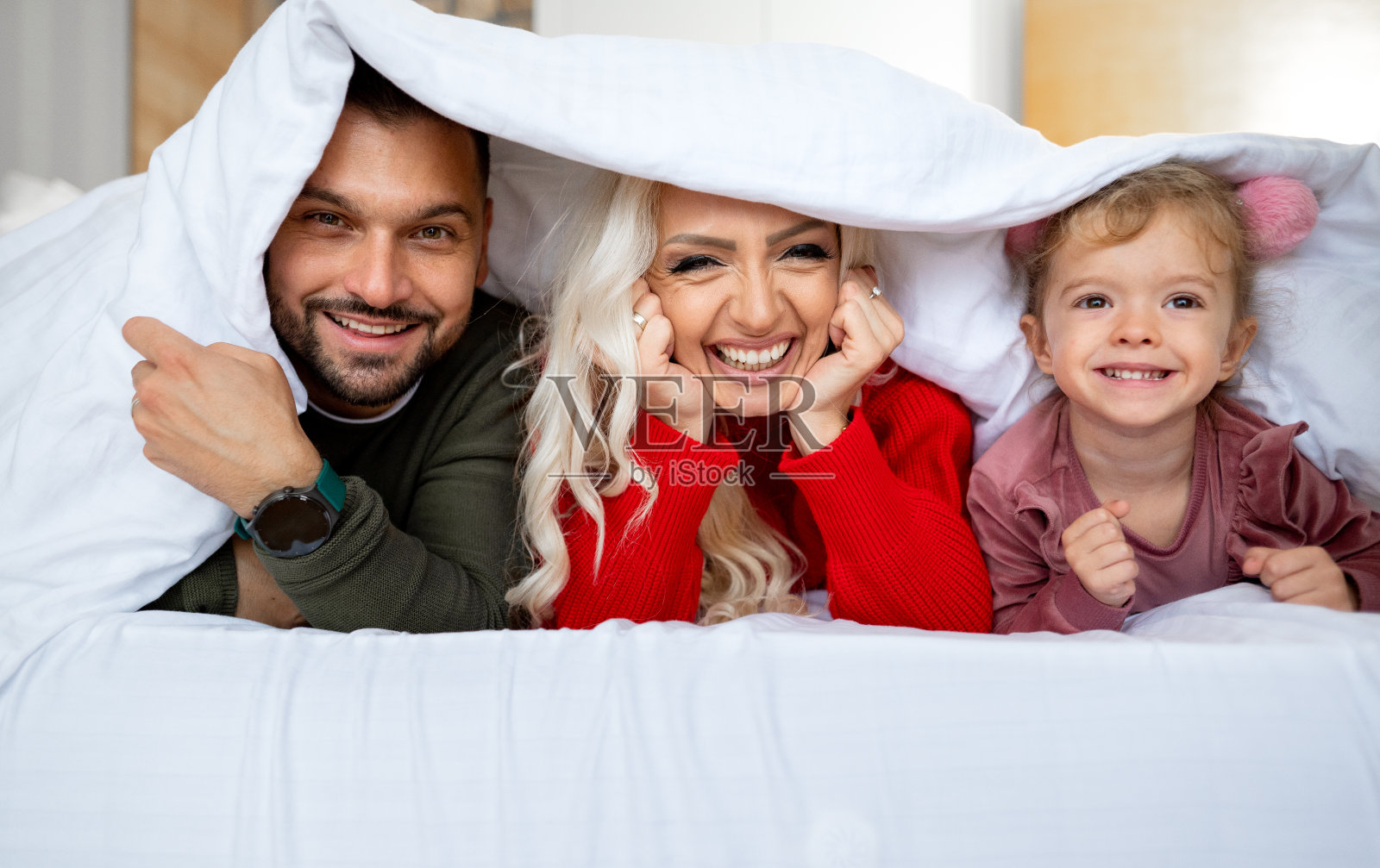 让我们在毯子下面玩照片摄影图片