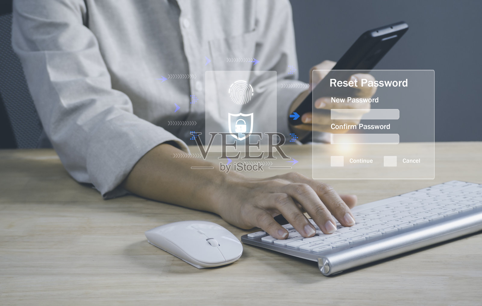 女商人使用笔记本电脑与安全和重置密码登录在线。概念用智能手机登录网上银行账户,保护数据免受黑客攻击。照片摄影图片