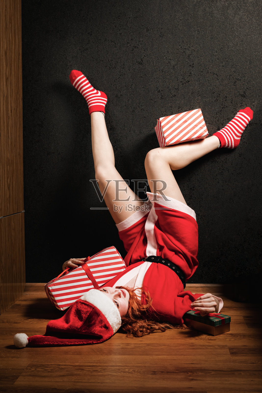 糟糕的圣诞女郎照片摄影图片