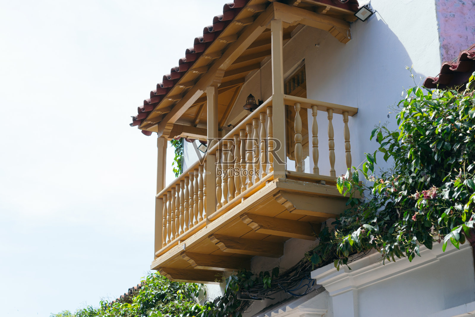 哥伦比亚卡塔赫纳的木制阳台照片摄影图片